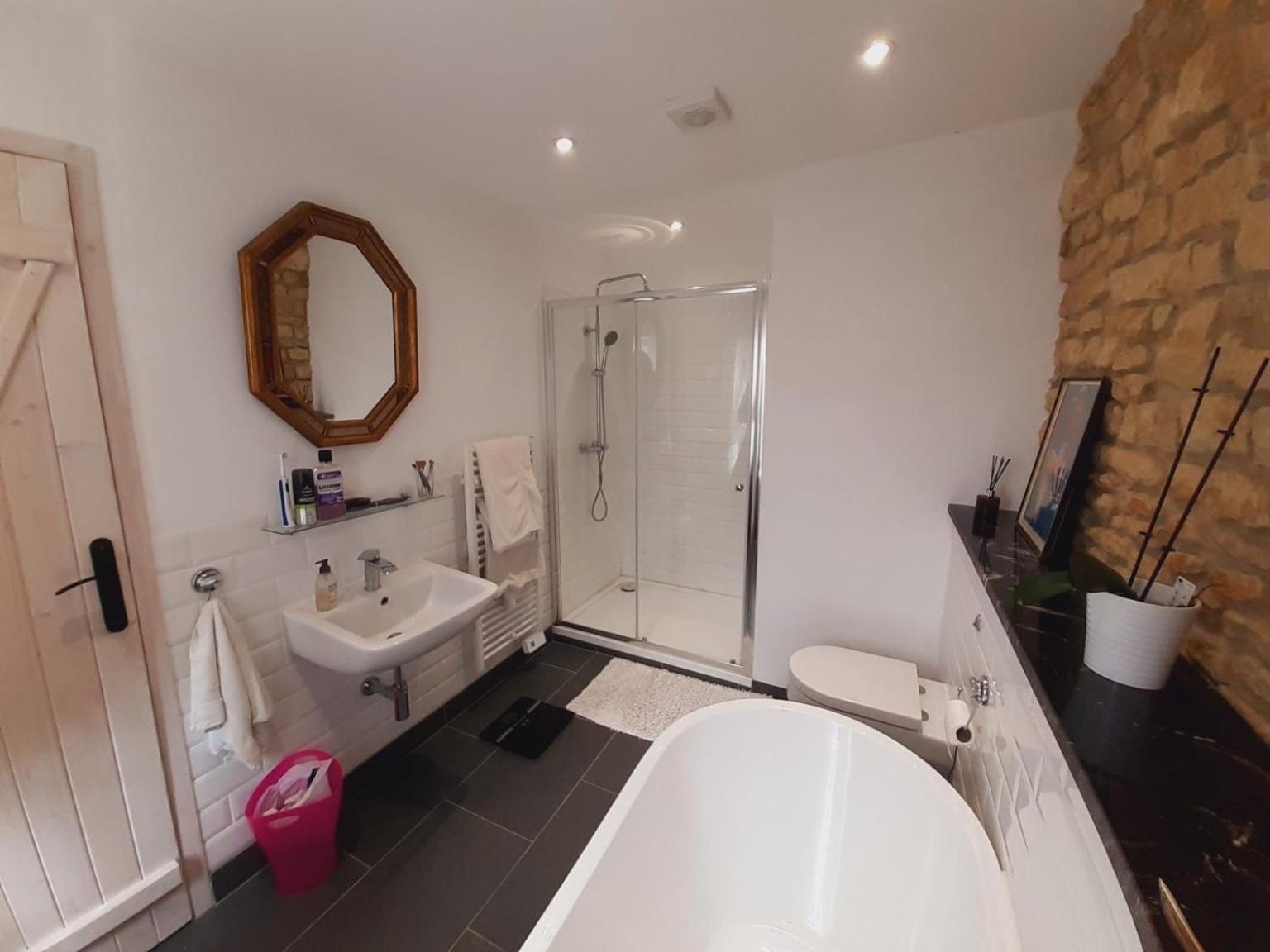 Les Geais Bed & Breakfast Saint-Pierre-la-Noue Rom bilde